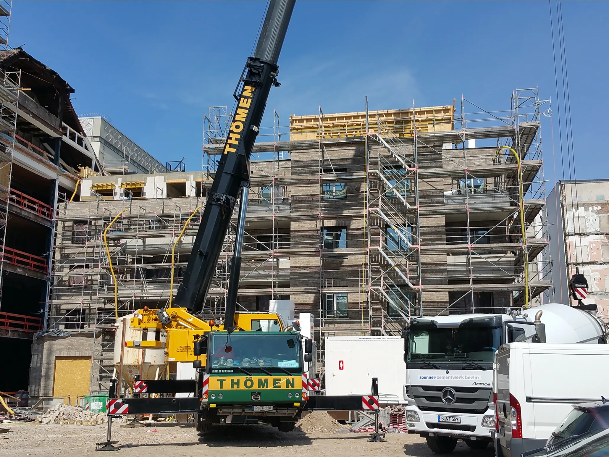 Außenaufnahme Baustelle; Umbauten, Sanierungen & Bestandsaufnahmen