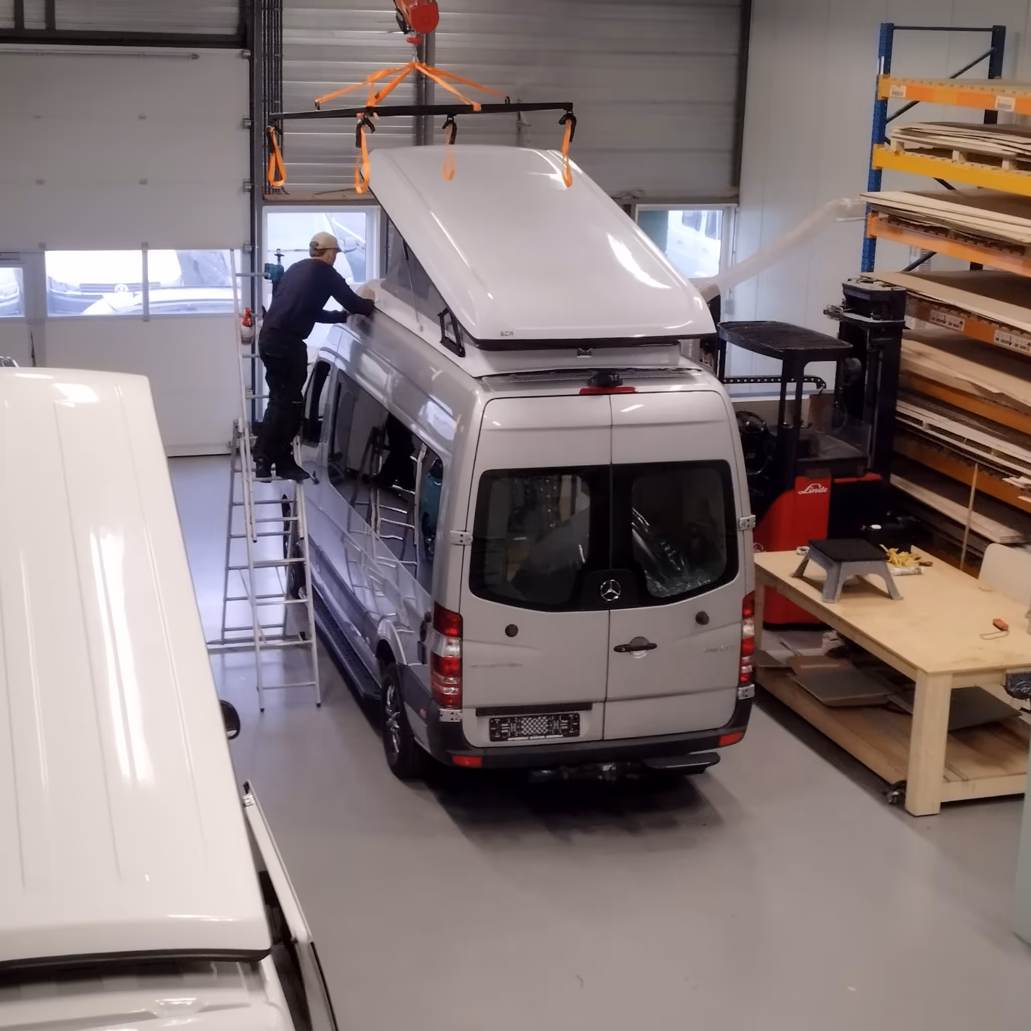 Mercedes sprinter met hefdak