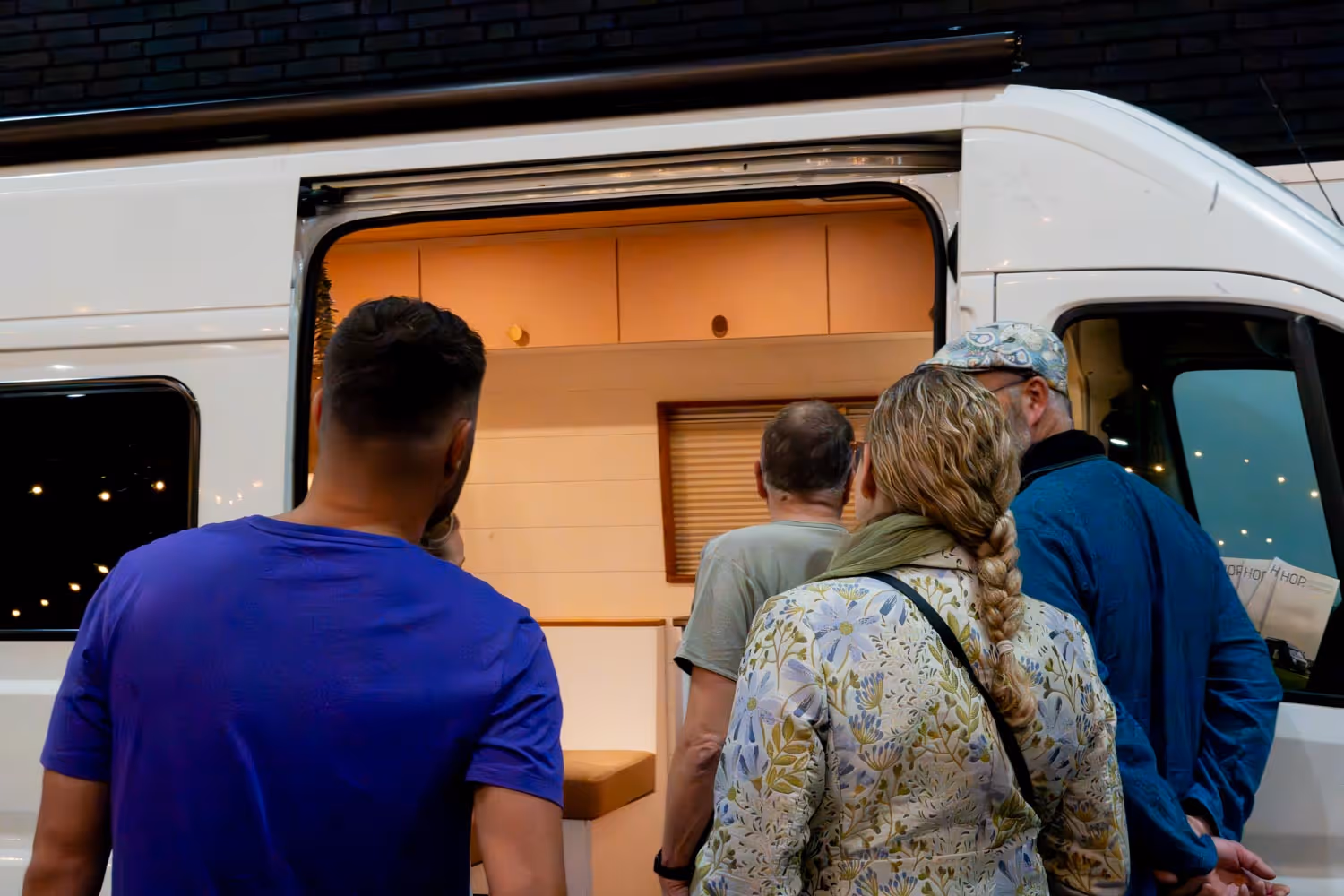 camper van hop custom campers op camperbeurs hardenberg