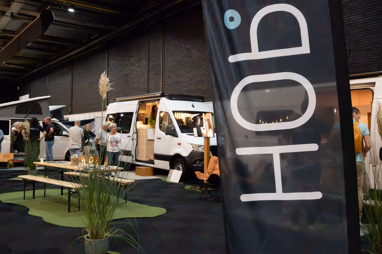 camperbeurs  met campers van hop custom campers