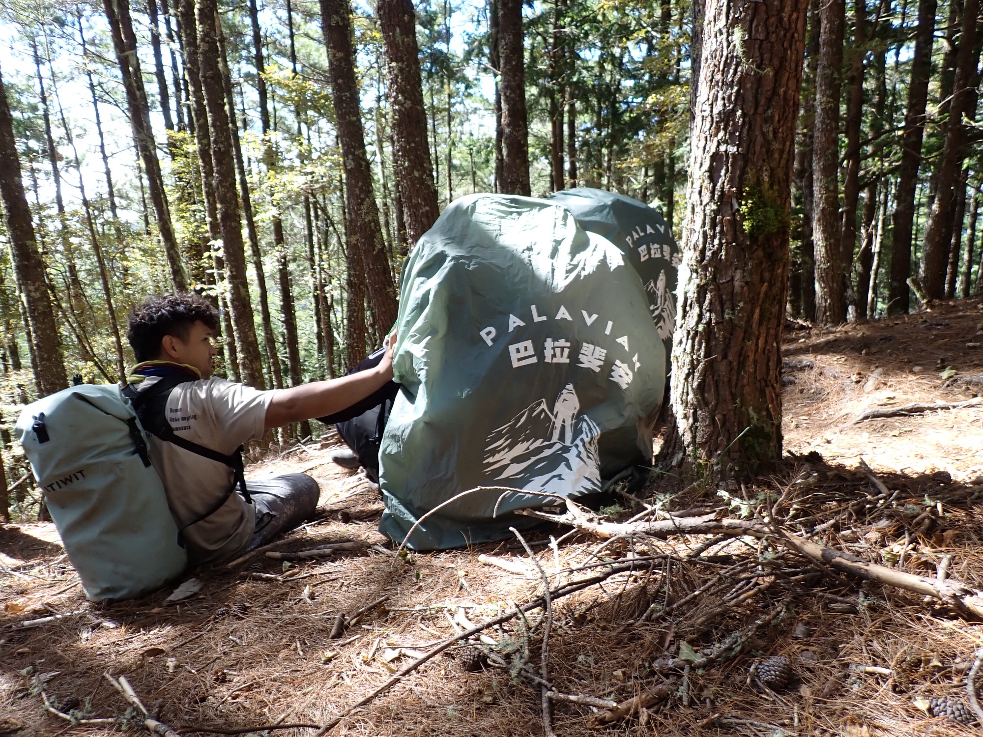 Biung於2025年創立巴拉斐安企業社,與志同道合的海端鄉青年投入高山旅遊產業。