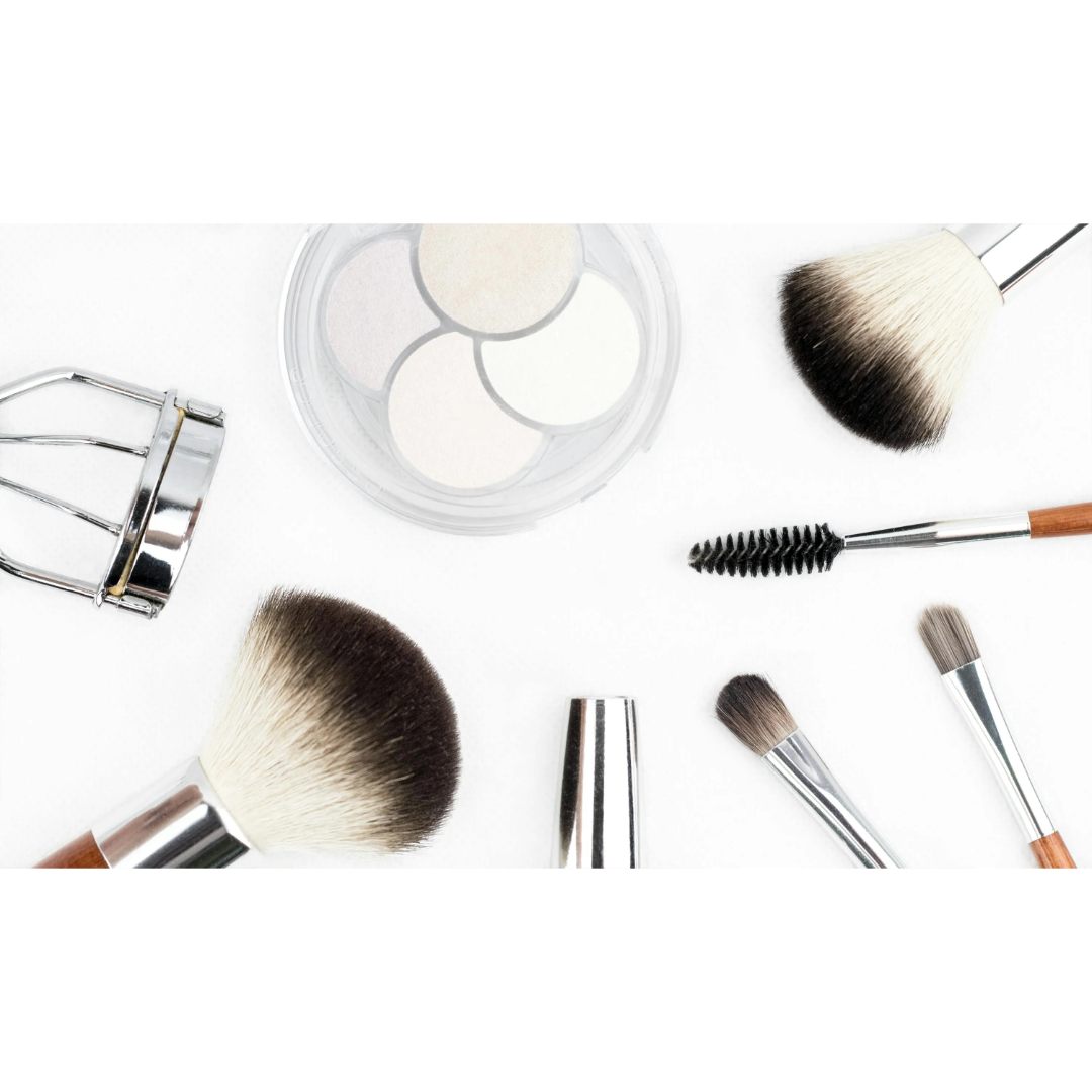 Makeup 101: The Chill Guide to Building a Capsule Kit