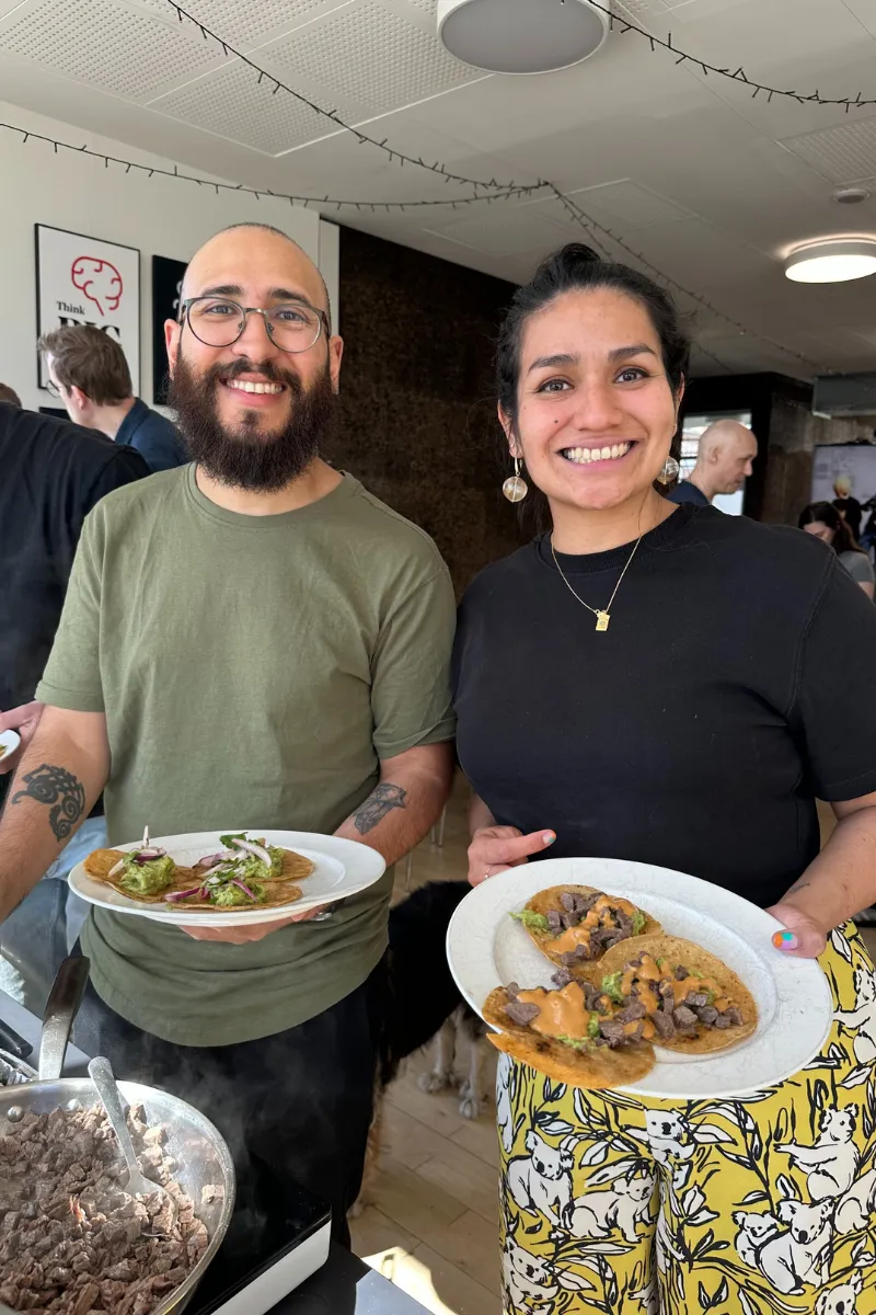 iPaper canteen, eating together