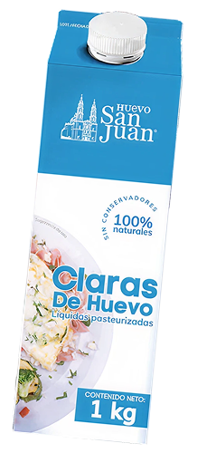 Envase azul y blanco de 1 kg de claras de huevo líquidas pasteurizadas marca Huevo San Juan con leyenda 100% naturales sin conservadores.