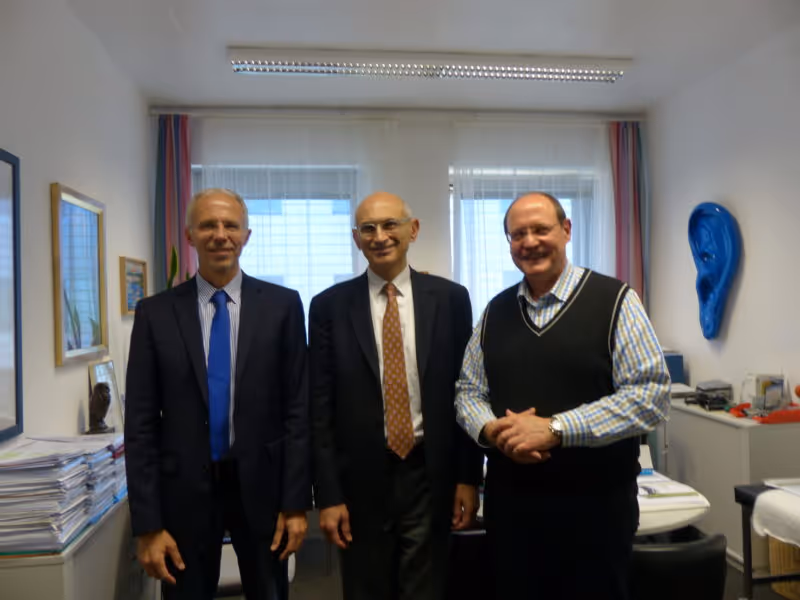 Group photo with doctors at Berolina Klinik in Germany.