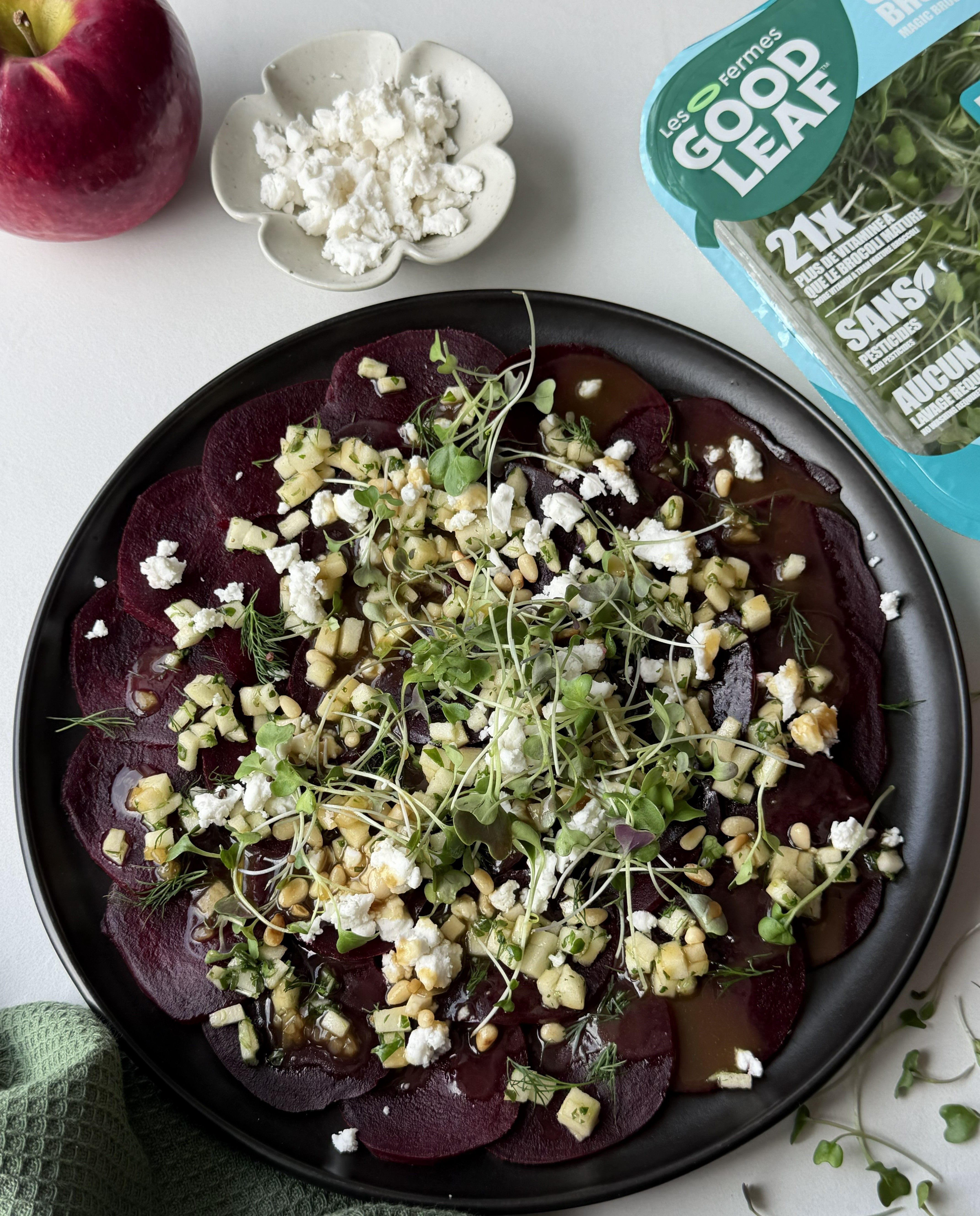 Carpaccio de betterave et brunoise de pomme-micropousses