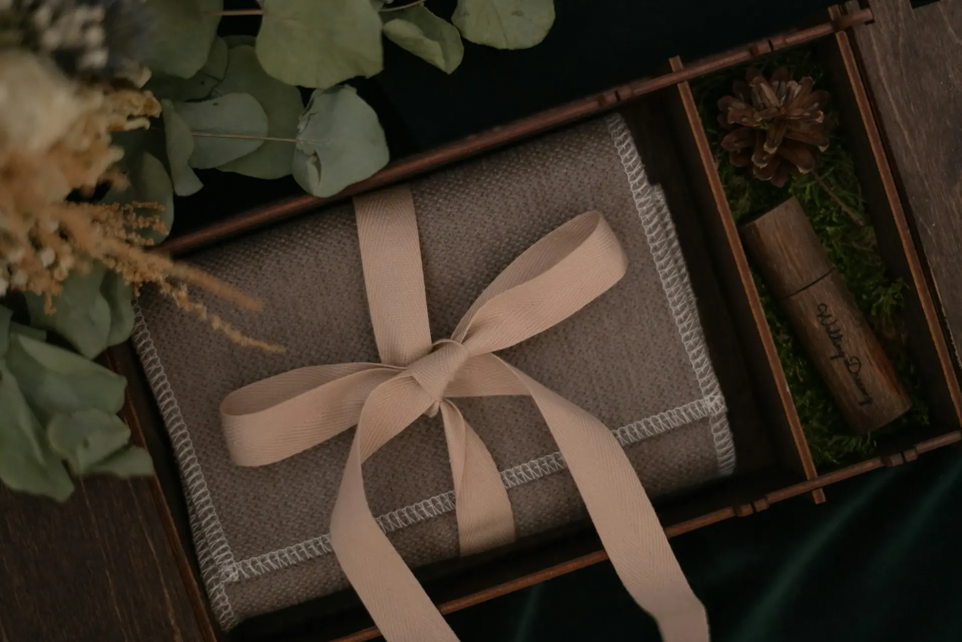 The service recognition awards and retirement gifts policy establishes guidelines for recognizing employees' dedication, loyalty, and outstanding service to the company.
