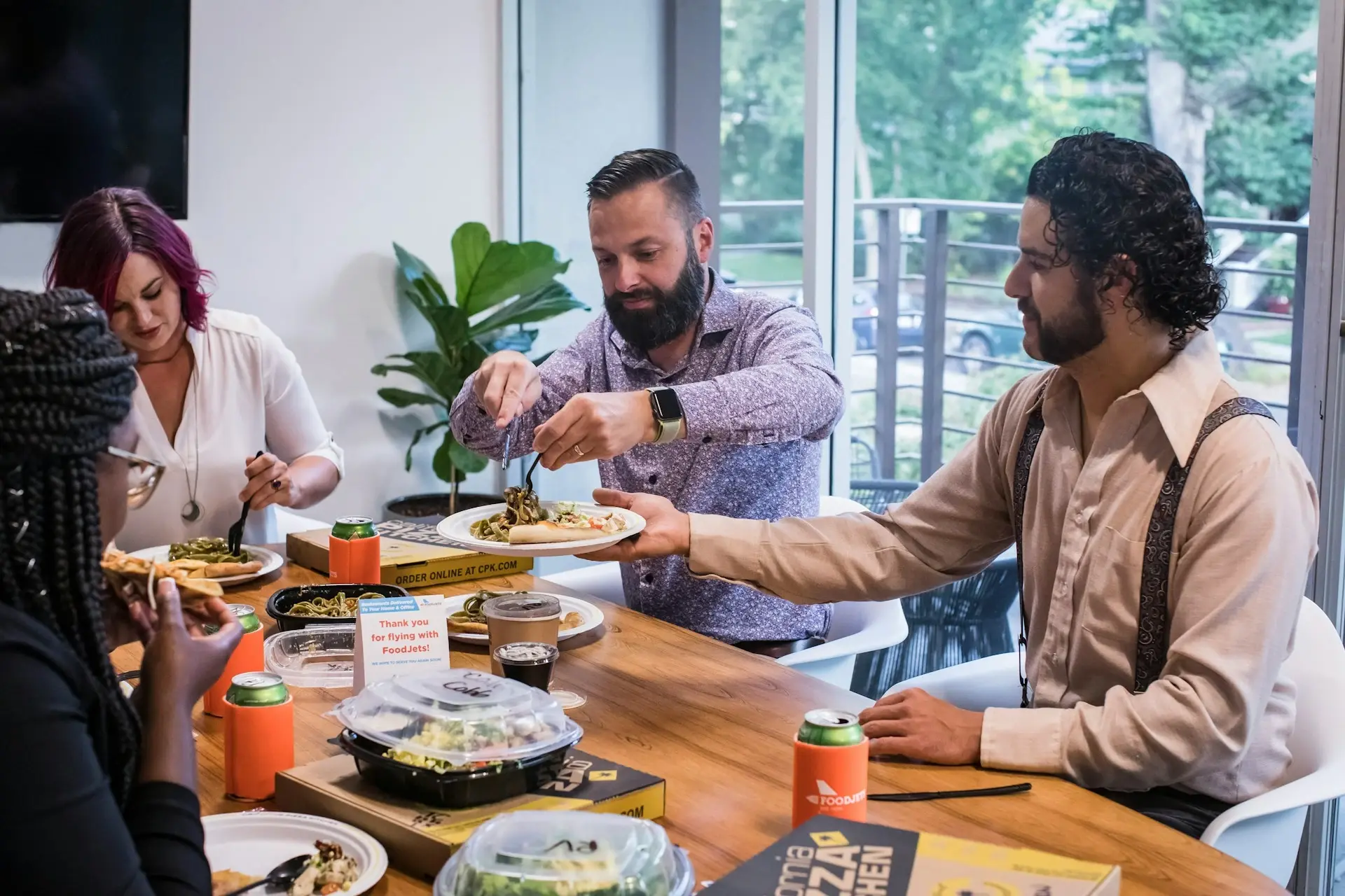 This meal and rest break policy outlines the requirements for meal periods and rest breaks.