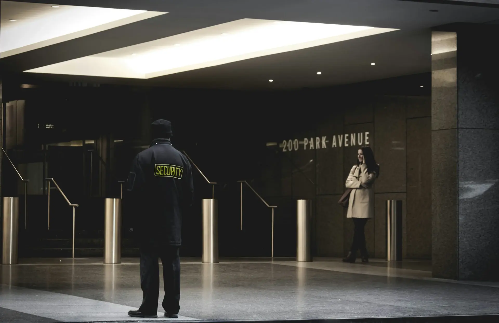 This workplace visitor policy sets guidelines for managing visitor access, monitoring visitor activities, and more.