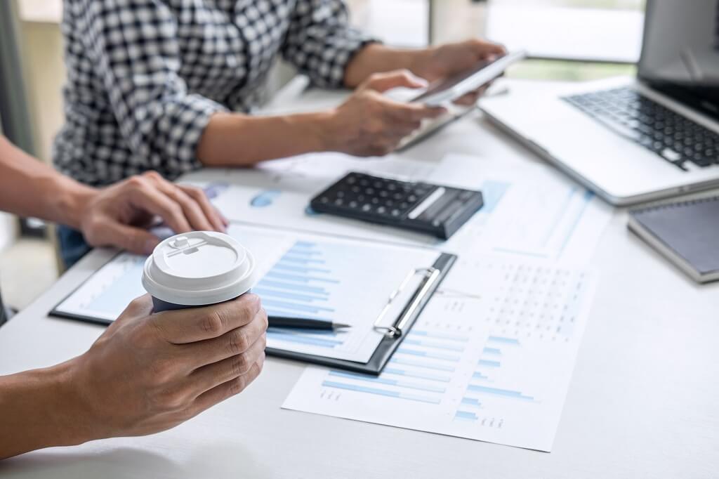 Budgeting app Singapore by Rolly App for smart expense tracking