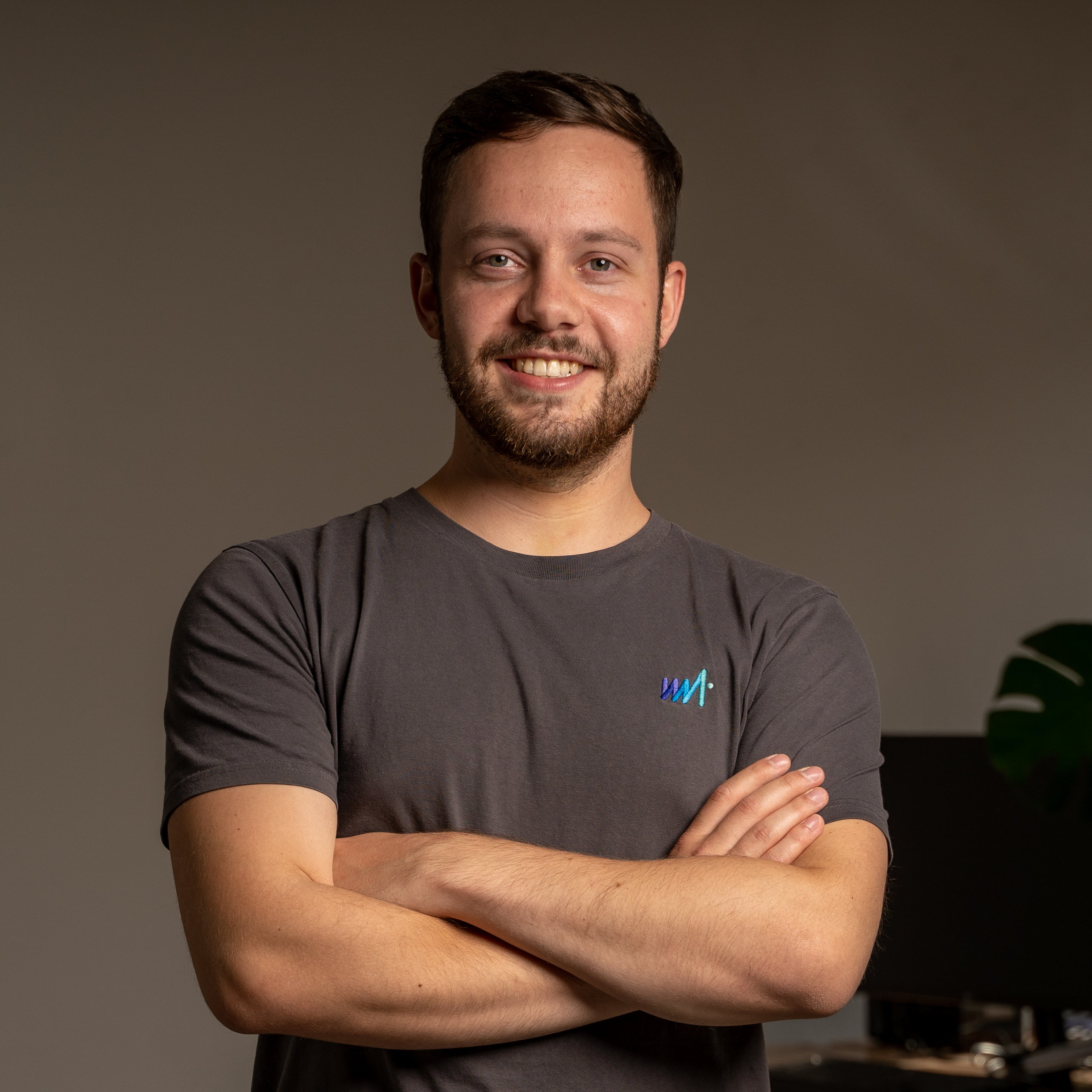 Hagen Anuth, Geschäftsführer bei melantech – verantwortlich für Entwicklung, Projektmanagement und Kundenbetreuung. Übersetzt komplexe Anforderungen in saubere technische Shopify-Lösungen.