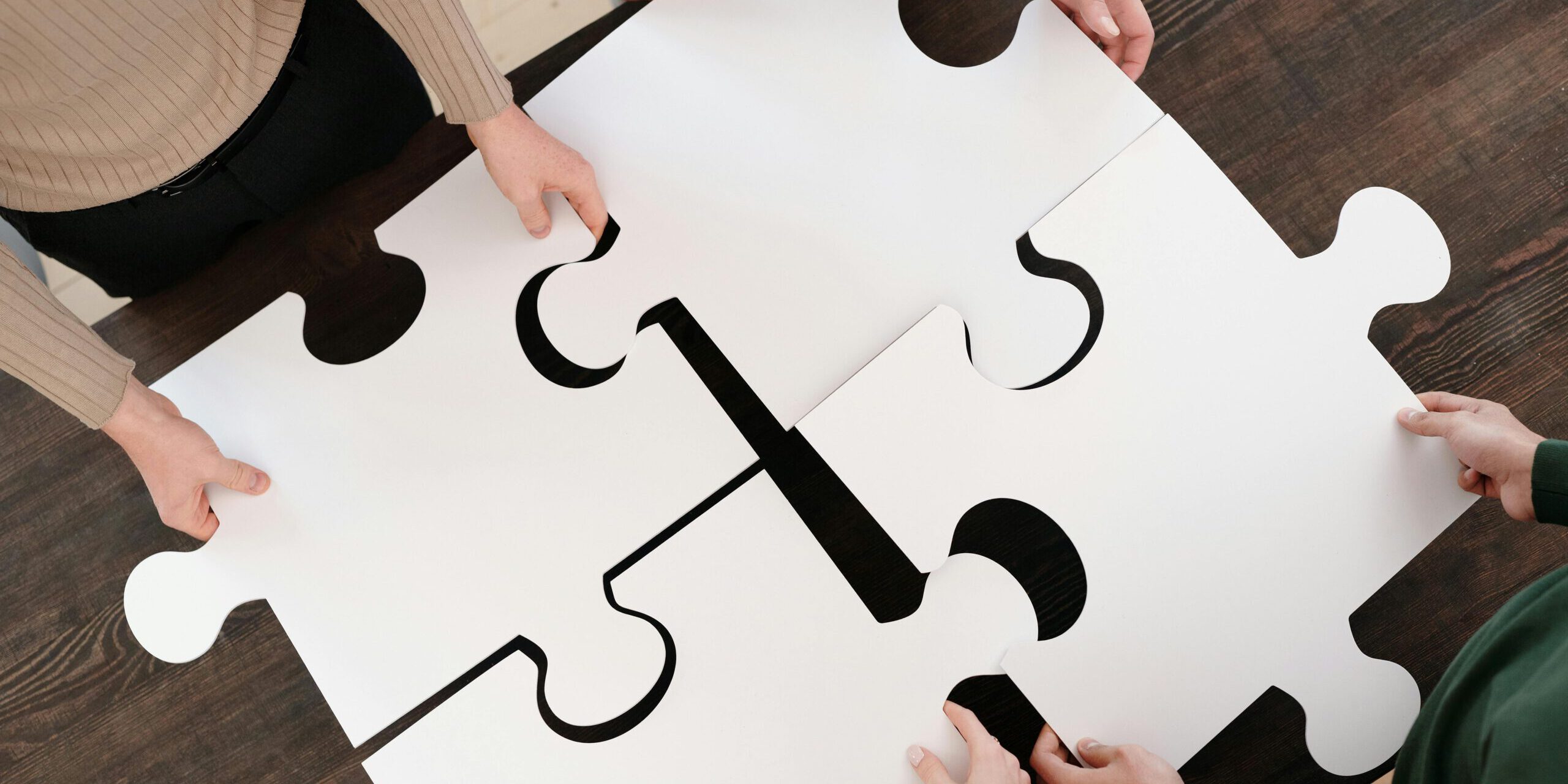 Bij ZINZIZ helpen we organisaties methodisch handelen: planmatig, doelgericht en reflectief werken om kwaliteit en samenwerking te versterken.