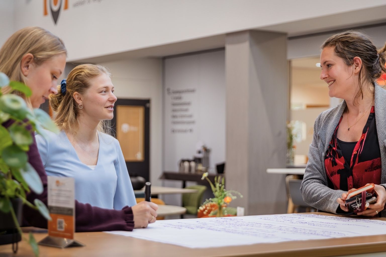 ZINZIZ zoekt nieuwe collega’s! Bekijk vacatures voor financieel medewerker, directieassistente en junior onderzoeker in Utrecht en solliciteer direct.