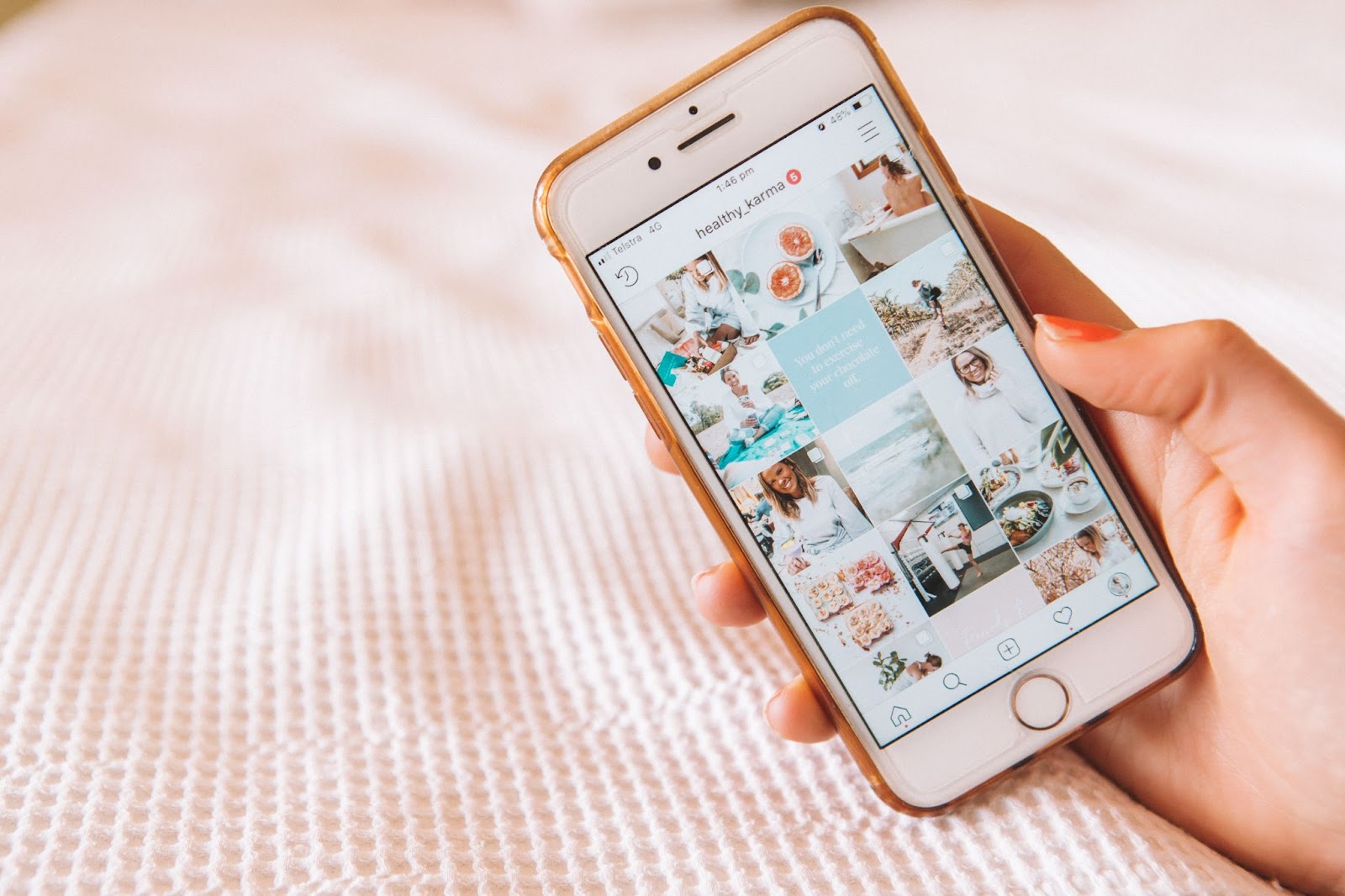 instagram creator making UGC to sell ecommerce products