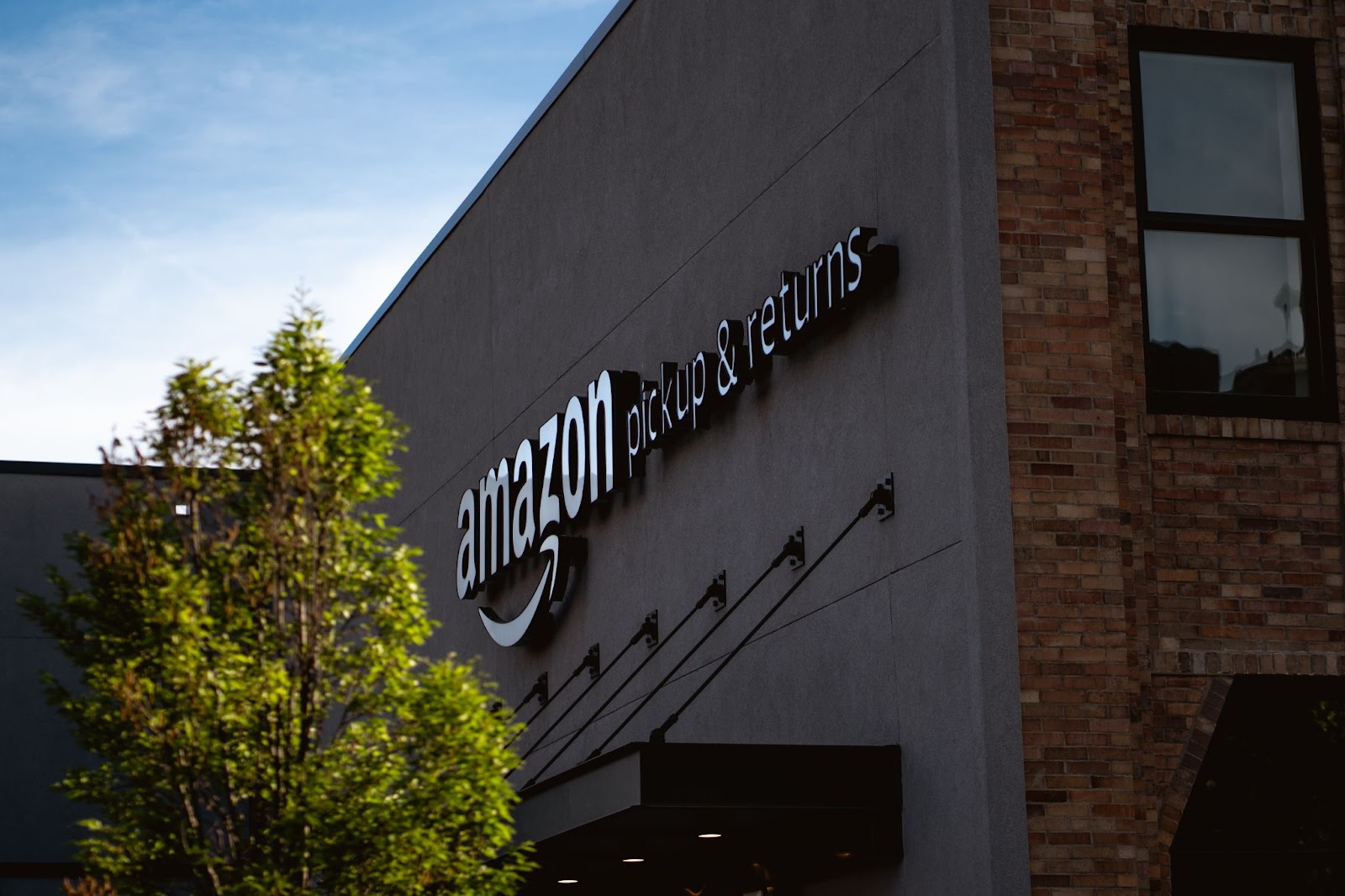 Amazon pickup and returns center