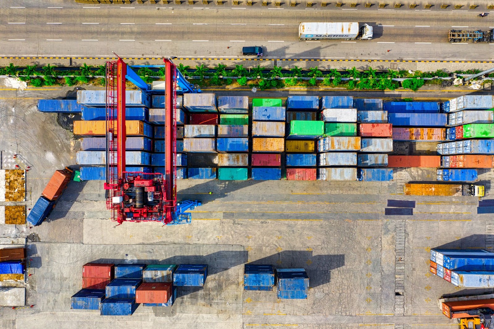 Image of e-commerce goods in shipping containers being transported to the fulfillment center