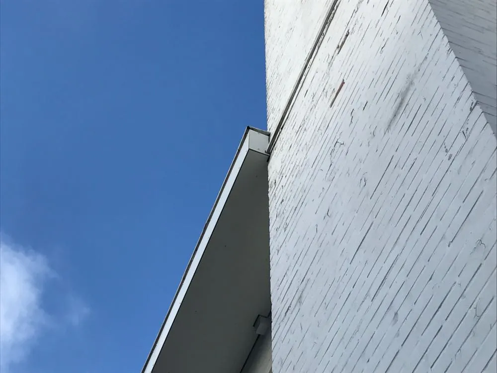 Afgekast dak gerealiseerd door Dakwerken Roofit
