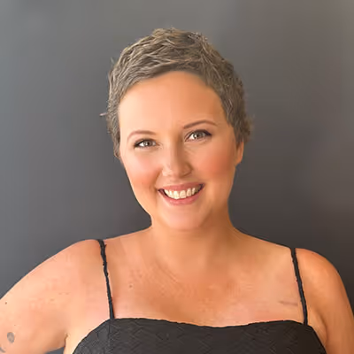 Headshot of stylist Crystal Young.