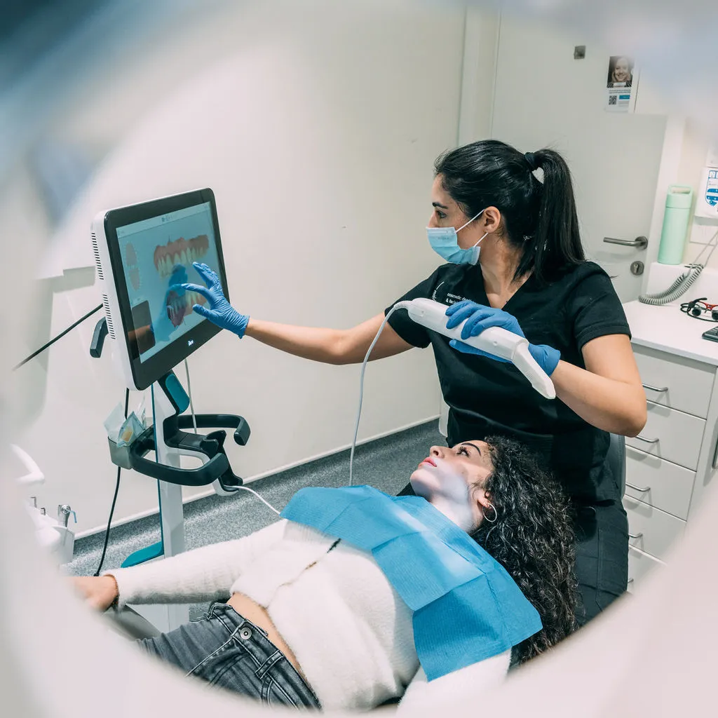 Maida Smiles dentist portrait photo