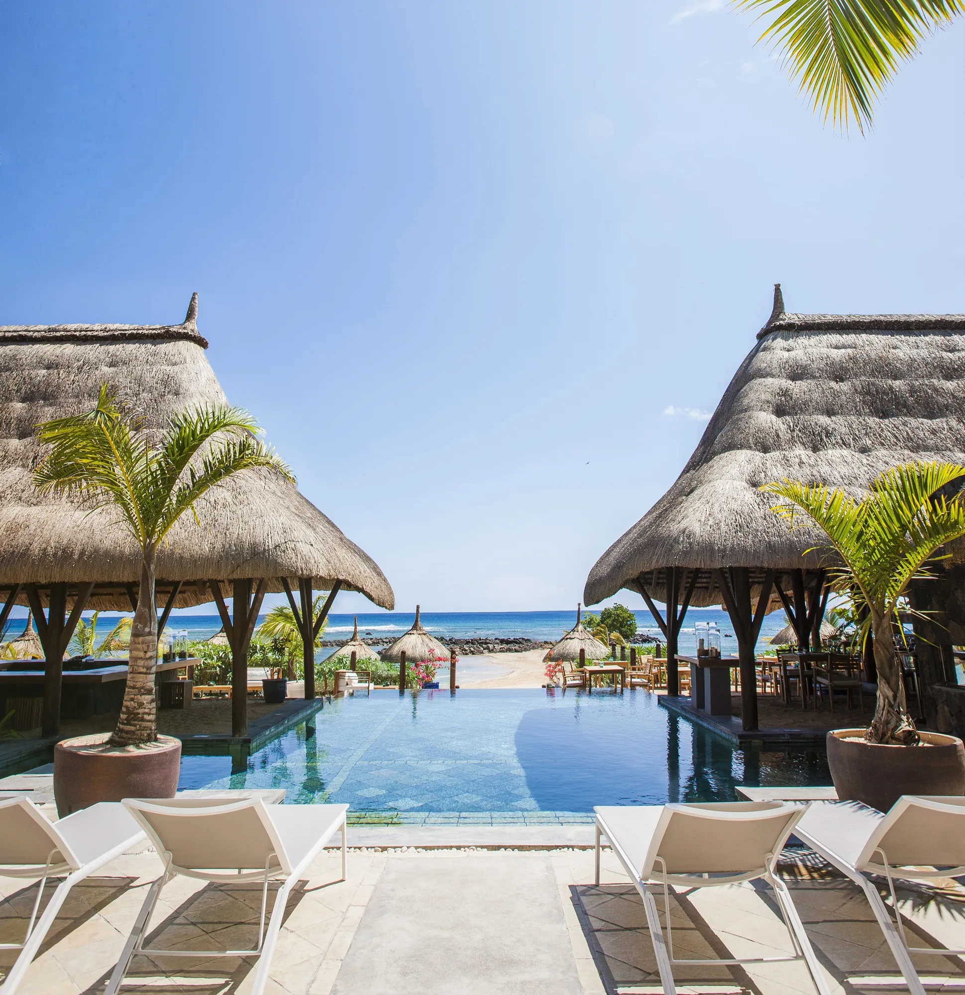 mauritius-beach-resort-couple-arriva with ocean views in Mauritius.