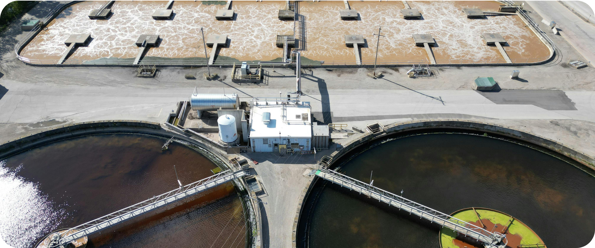 Poliaminas para tratamiento de aguas residuales utilizadas como coagulantes y floculantes para remover sólidos y contaminantes.