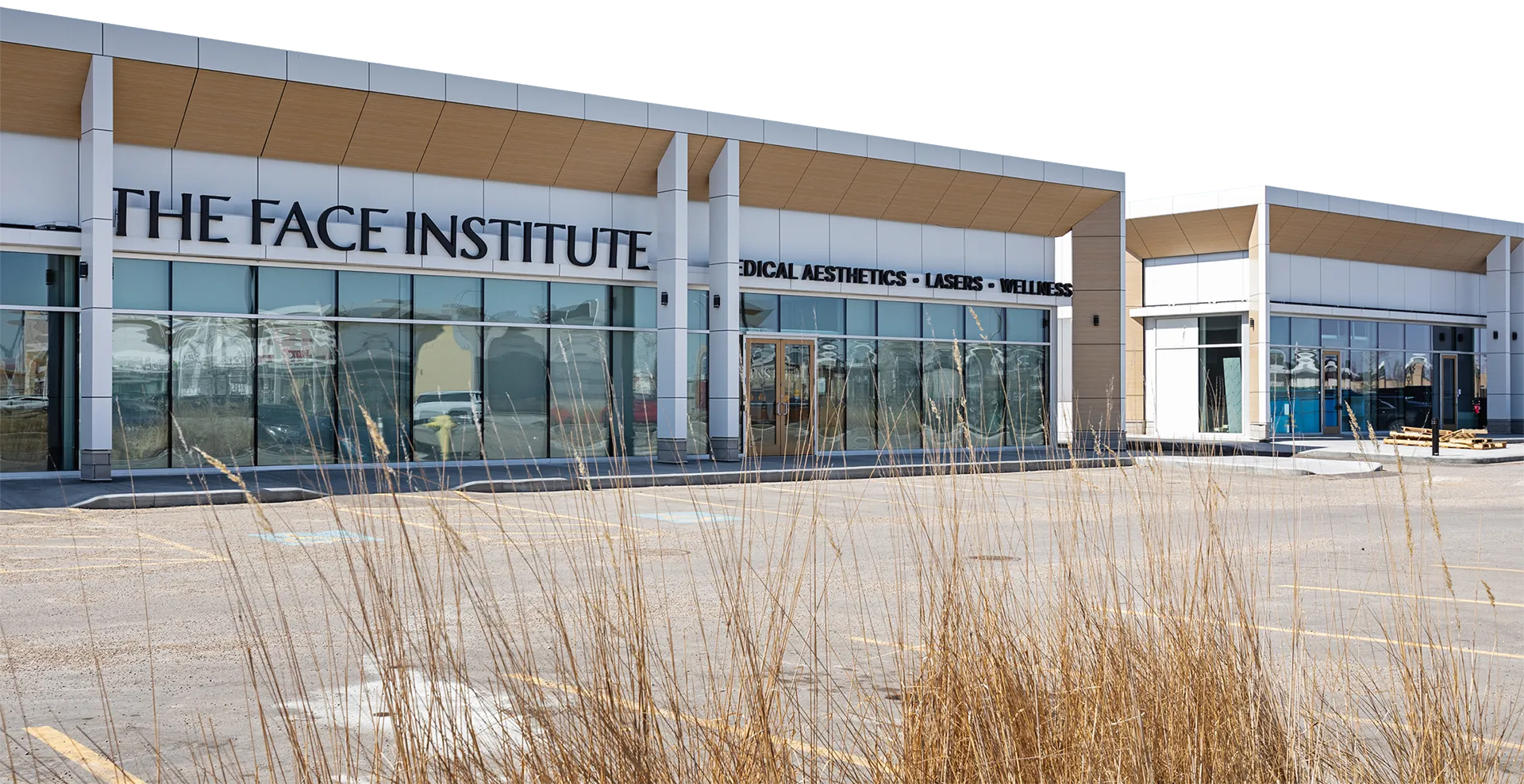 A building that has a lot of windows in it.