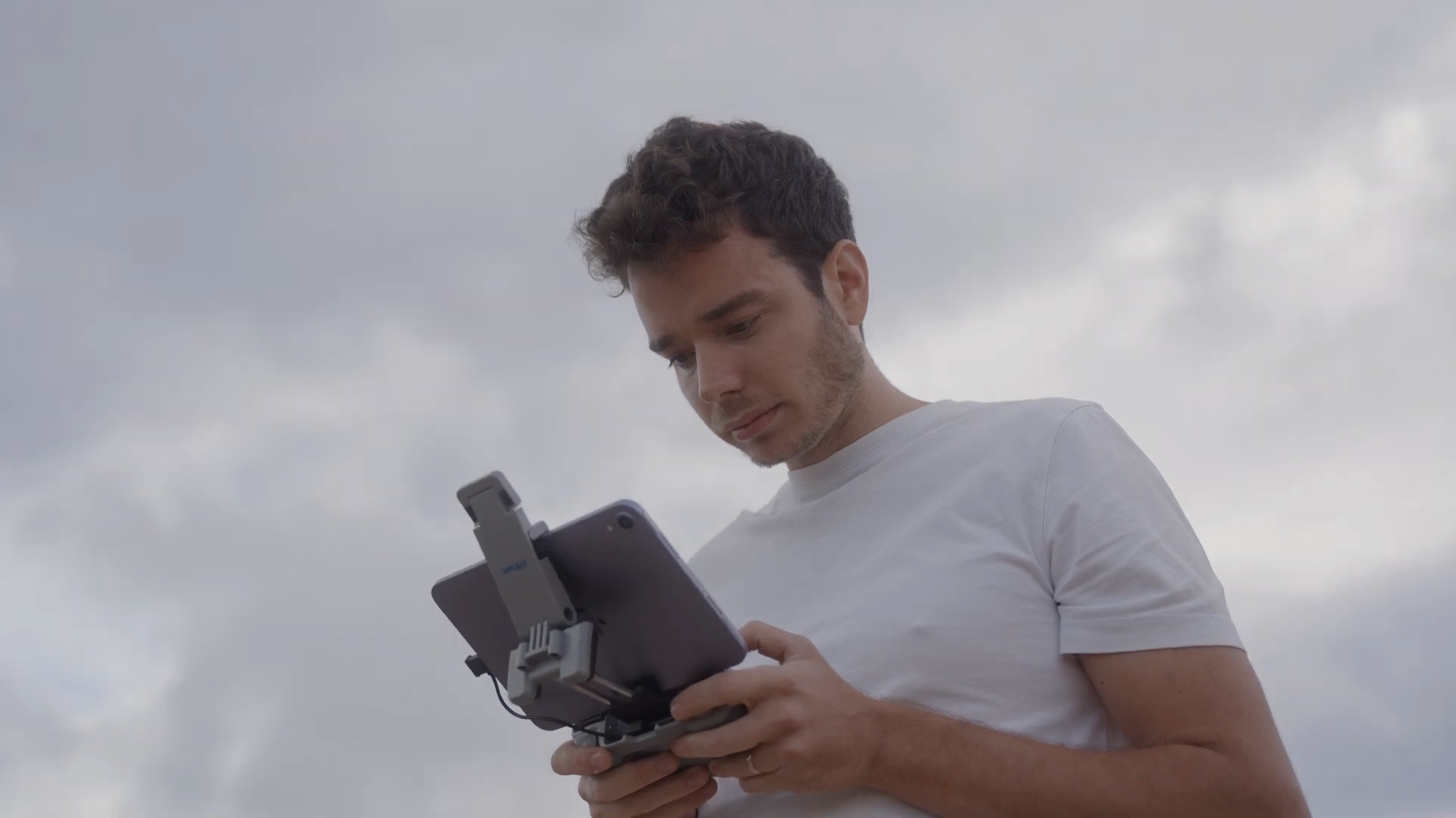 Tournage d’une vidéo corporate réalisée par Skiveo en Bretagne