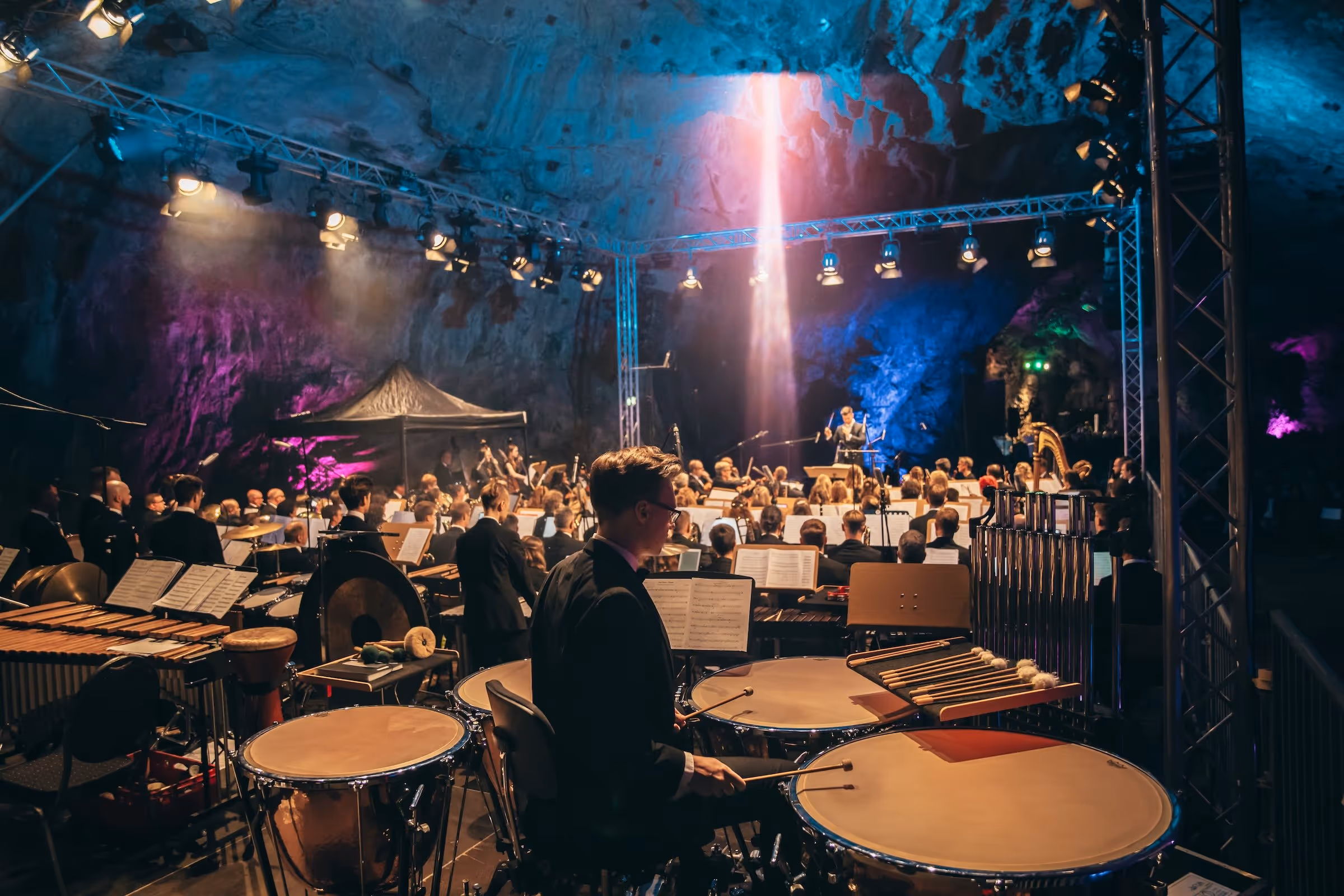 Die Bühne der Gala der Filmmusik während des Abends von hinten.