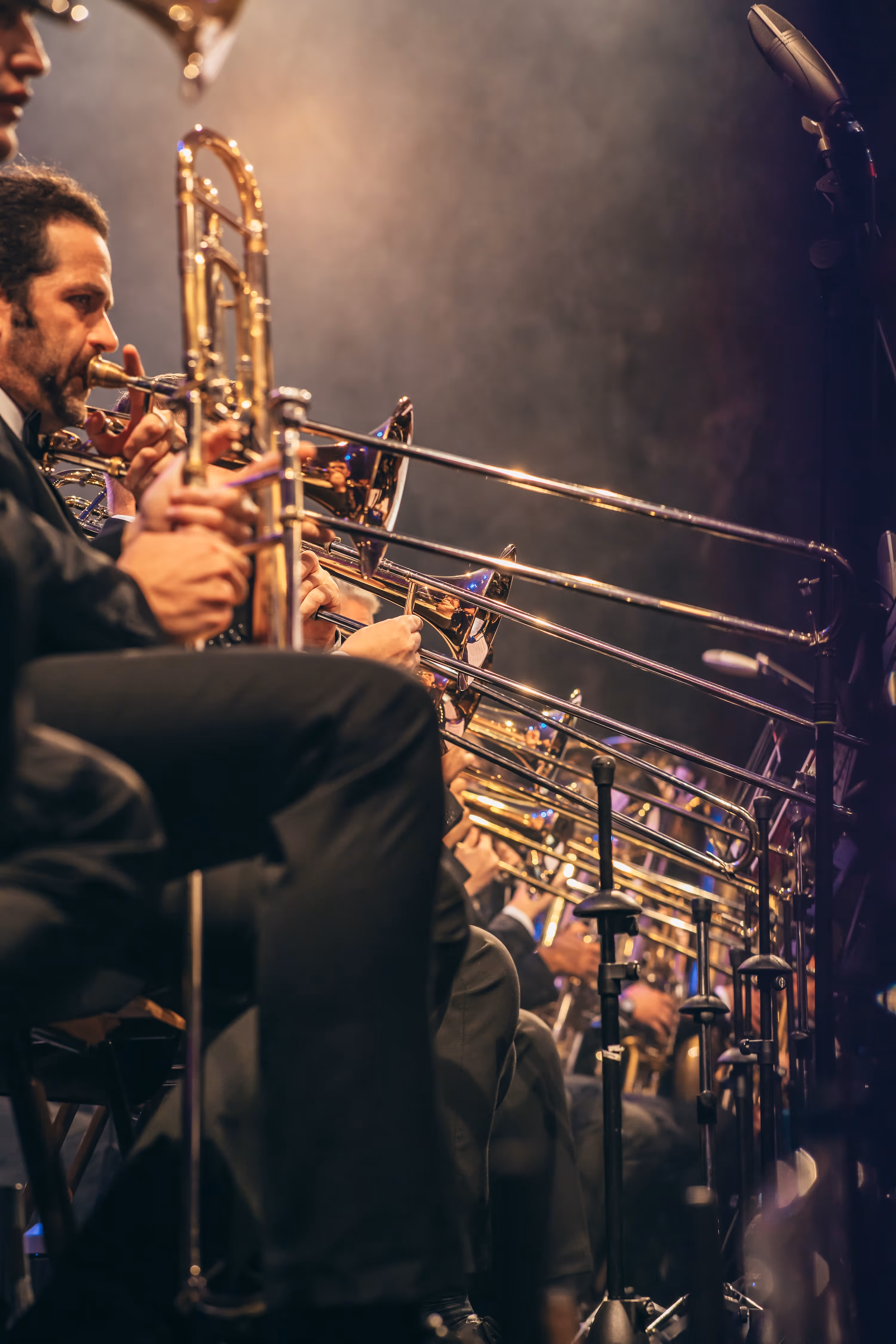 Musiker des Musikvereins Balve bei der Gala der Filmmusik 2023 in der Balver Höhle.