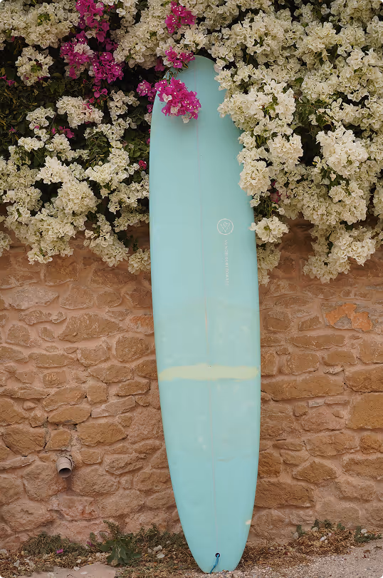 Performance shortboard for intermediate surfers