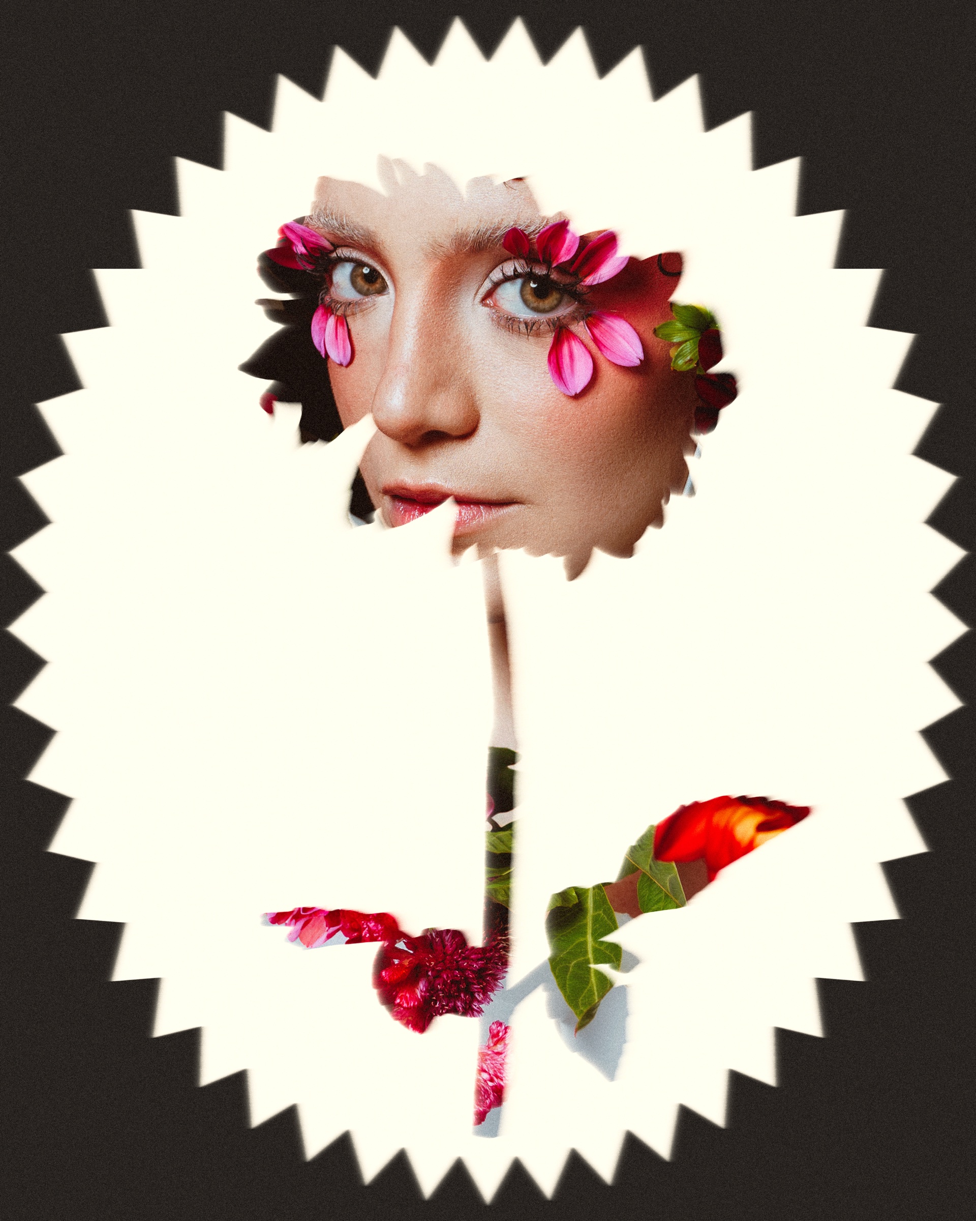 retrato editorial con pétalos rosas alrededor de los ojos en un montaje de papel