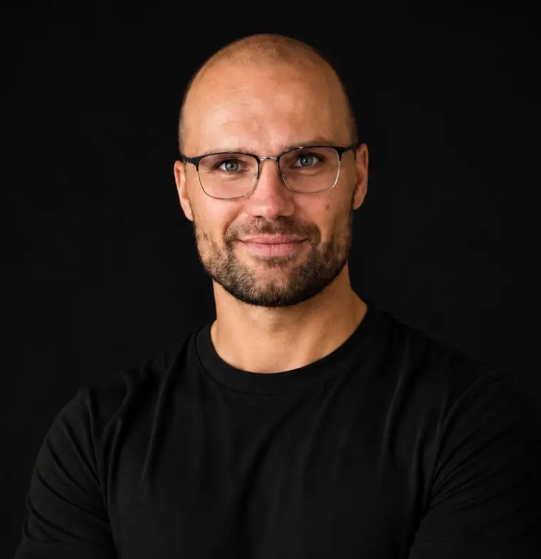 Matthias J.