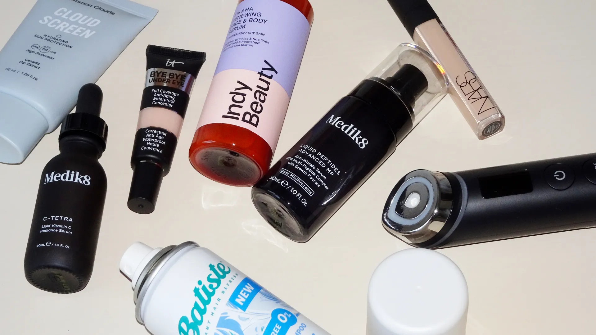 Glowaddictions tester av beauty, skönhet, skincare - miljöbild med några av testvinnarna