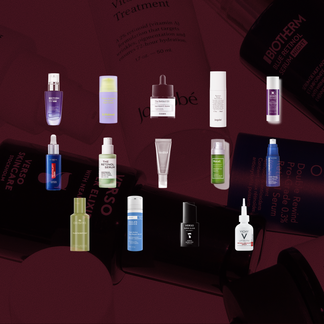 Alla testade produkter i vårt stora test av retinoidserum. På en mörkröd bakgrund syns flaskor och förpackningar från olika märken, bland annat Biotherm, By Wishtrend, COSRX, Jorgobé, Medik8, Murad, L'Oréal Paris Revitalift, The Retinol Serum, Origins Plantscription, Paula's Choice, Verso, Vichy och Ole Henriksen. Produkterna är utplacerade i två rader och har olika färger och former, såsom pipettflaskor, pumpflaskor och tuber.