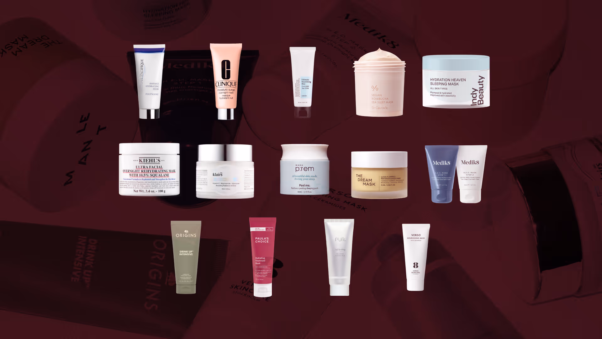 Alla testade produkter i vårt stora test av nattmask: Bilden visar femton olika nattmasker för ansiktet uppställda mot en mörkröd bakgrund, med tydliga förpackningar och etiketter från märken som Paula’s Choice, Clinique, Medik8, Dr.Ceuracle, Indy Beauty, Kiehl’s, Klairs, Make p:rem, The Dream Mask, Origins, Verso, PÜR och fler.