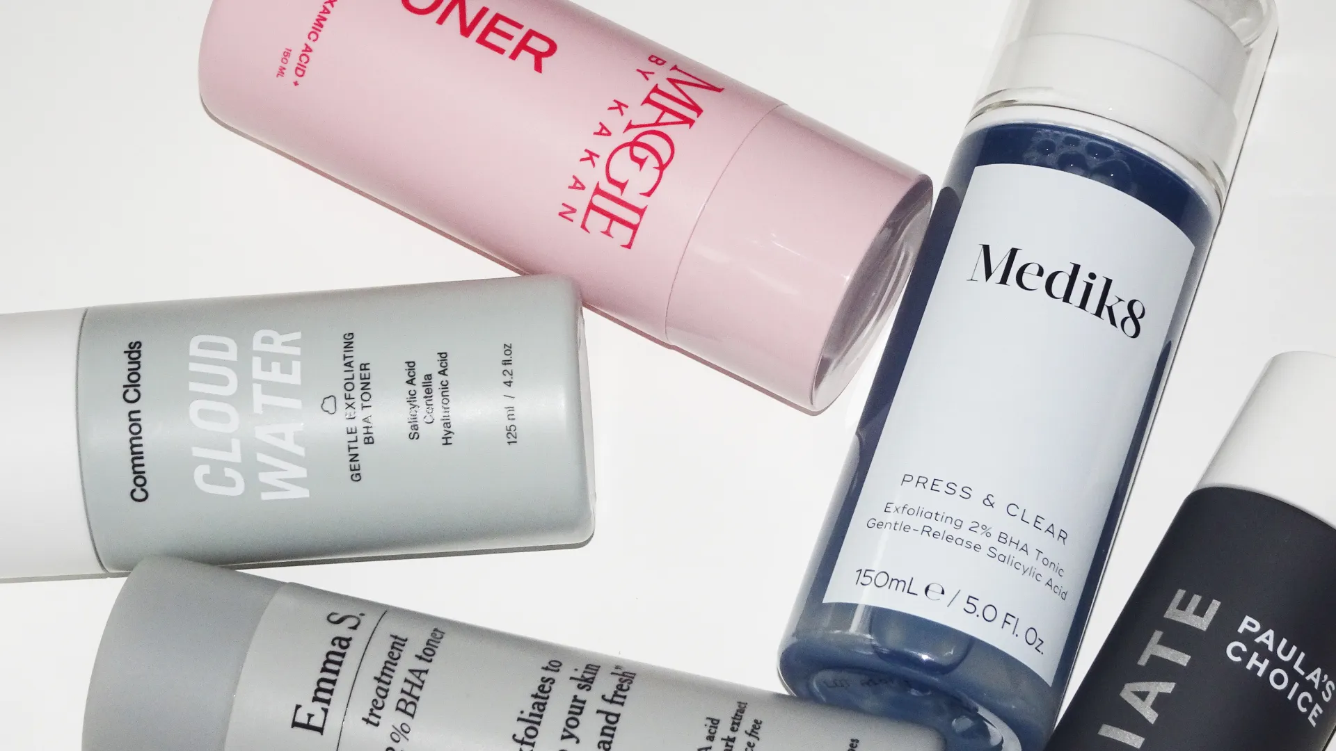 BHA-toner bäst i test från Common Clouds, Emma S., Medik8, Paula’s Choice och Maggiei by Kakan på vit bakgrund