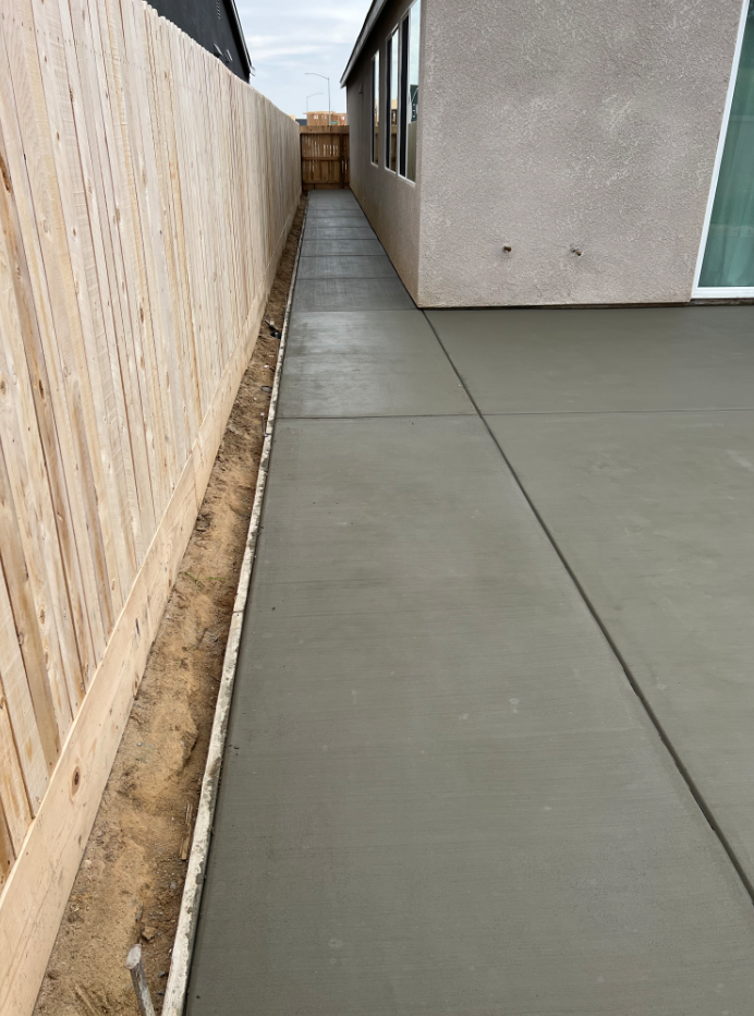 Concrete Sidewalk/Walkway with a Patio in Fresno & Clovis