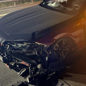 Ein in Unfall verwickelter BMW 