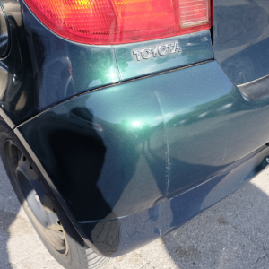 Ein beschädigter Toyota Yaris