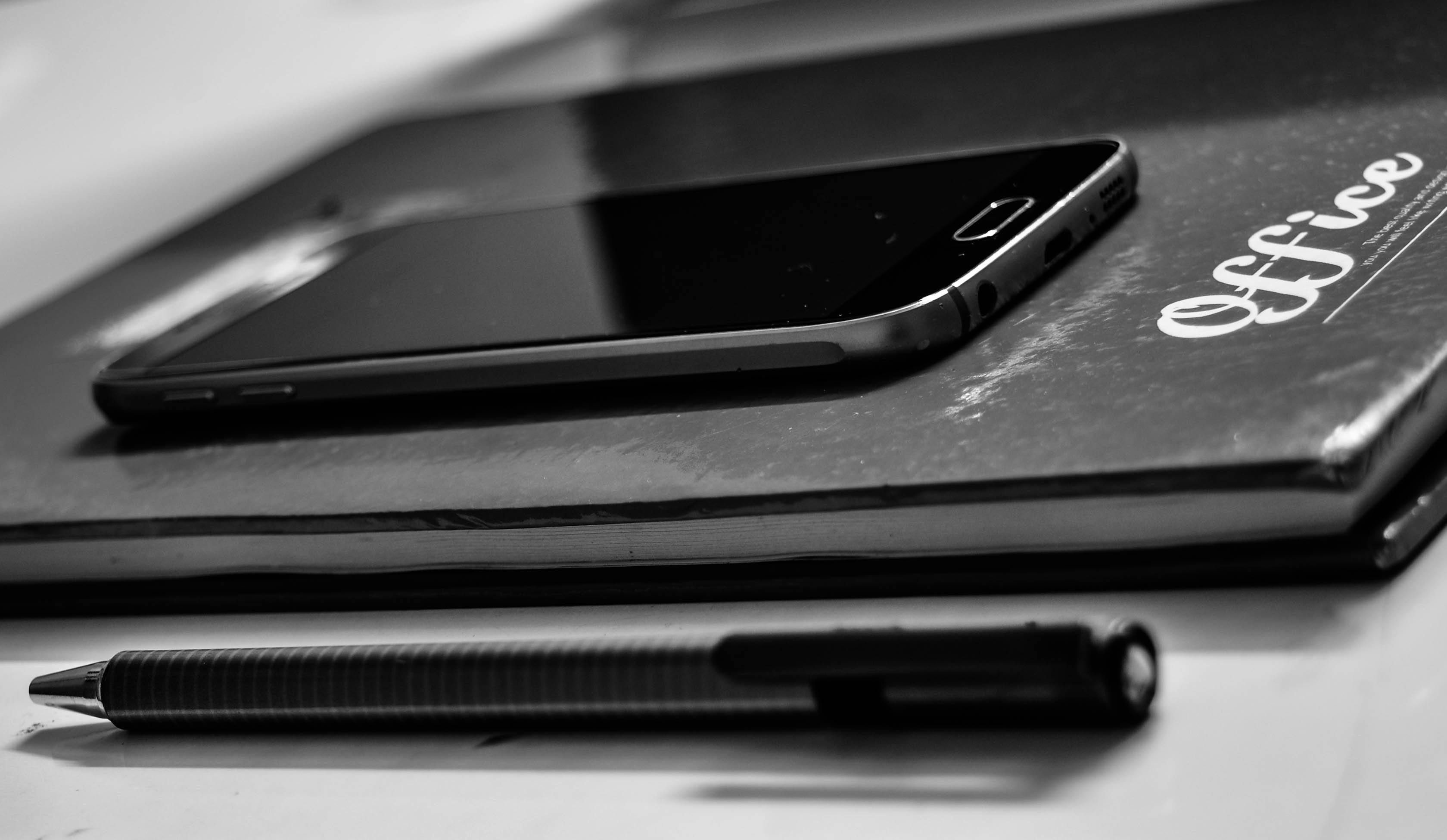 Studio Sable phone 