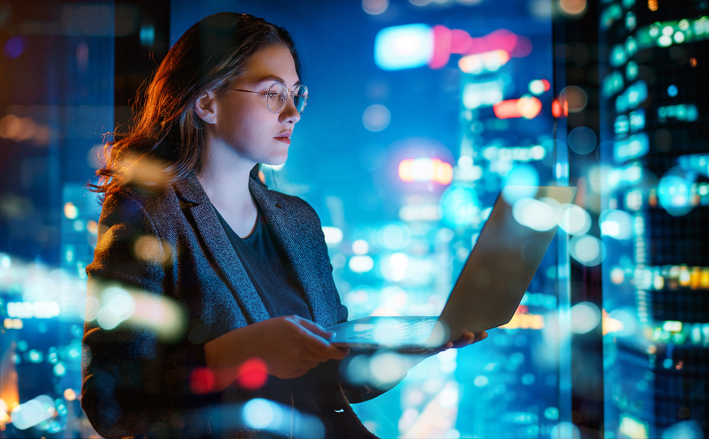 Professional utilizing agentic remote support for connected enterprise systems