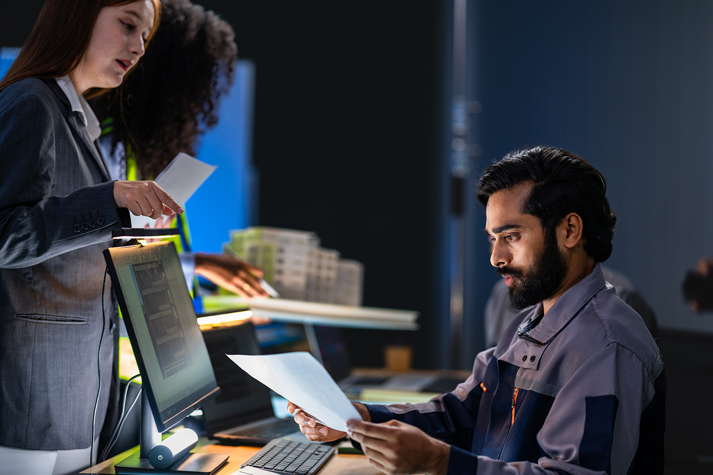 IT technician resolving a help desk ticket in a platform-native remote support workspace
