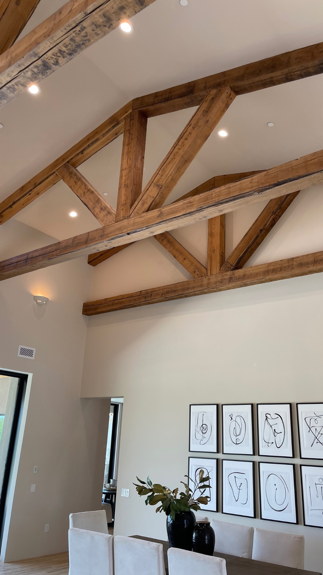 Across desert cities, ceiling design is undergoing a fascinating transformation—moving beyond functional shelter into a canvas for cultural storytelling and climate-conscious living. In places like 