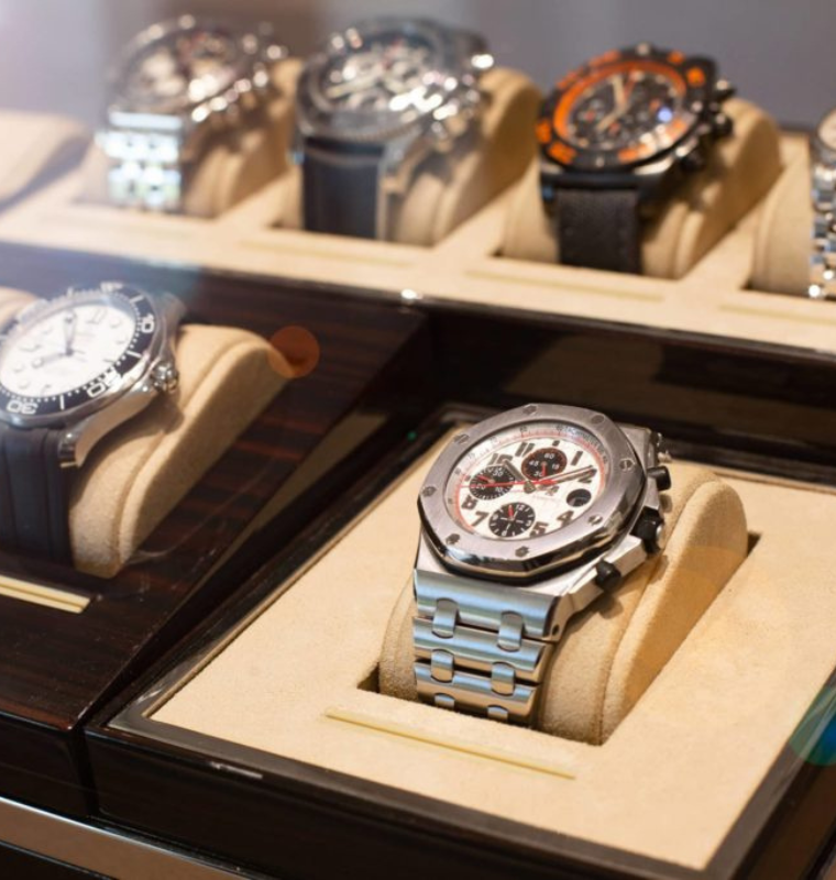 Luxury Watch Auctions Break Records with Rare Timepieces Selling for Millions