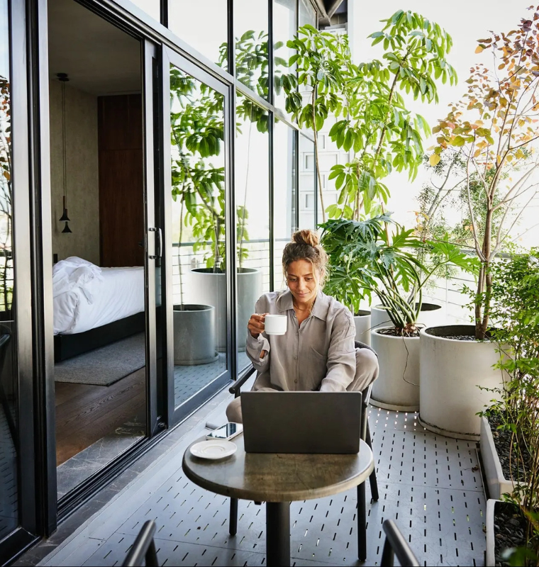 Digital Nomad Millionaires Redefine Luxury Living Through Borderless Wealth Strategies