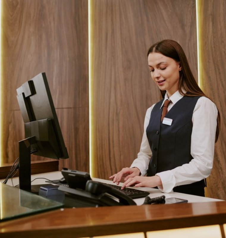 Luxury AI Concierges Replace Human Staff in High Net Worth Households