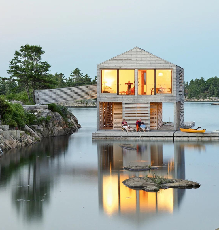 Luxury Real Estate Moves to Floating Megastructures