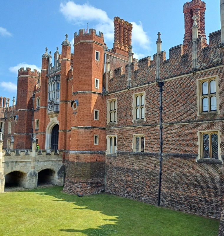 Billionaire Collectors Compete for Fully Restored Royal Palaces Now Reimagined as Private Cultural Kingdoms