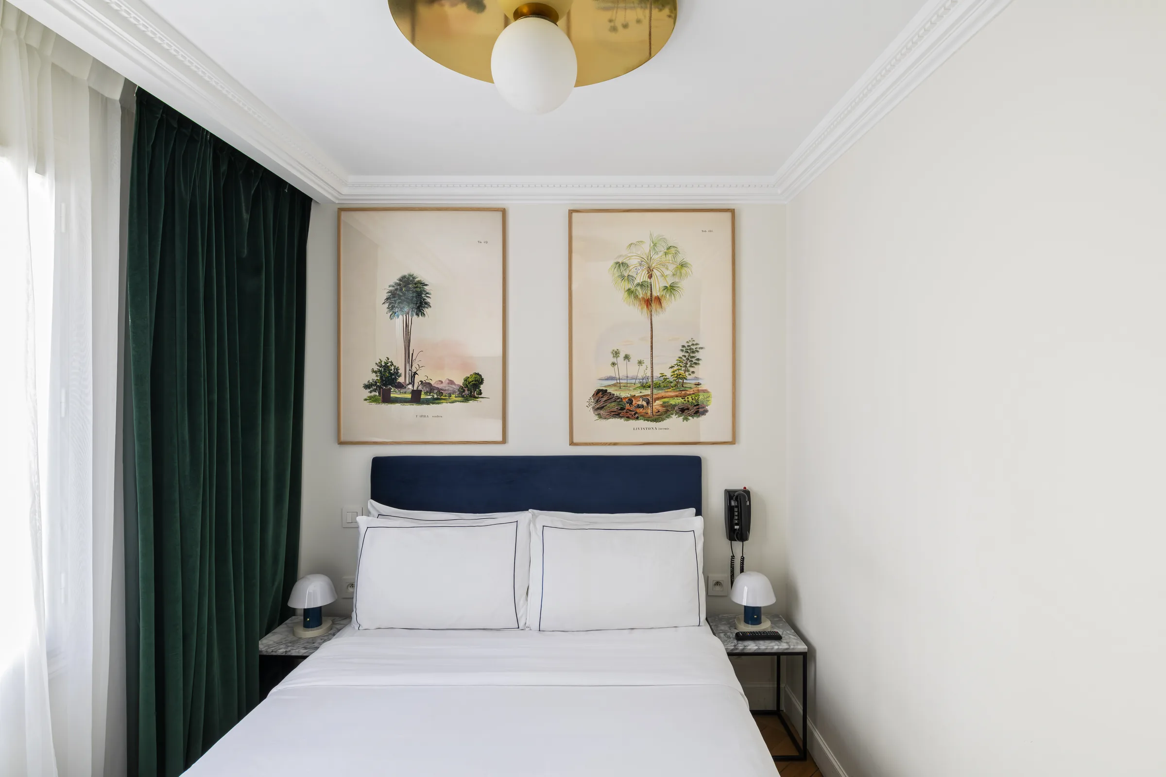 Parisian Comfort double room with botanical palm prints