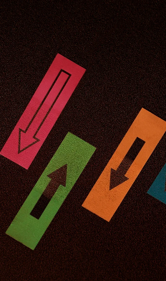Graphic representation of converging and diverging market trends, illustrating Merifund Capital Management’s strategic analysis of relative pricing dynamics for reliable, low-risk returns.